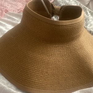Unfoldable beach hat